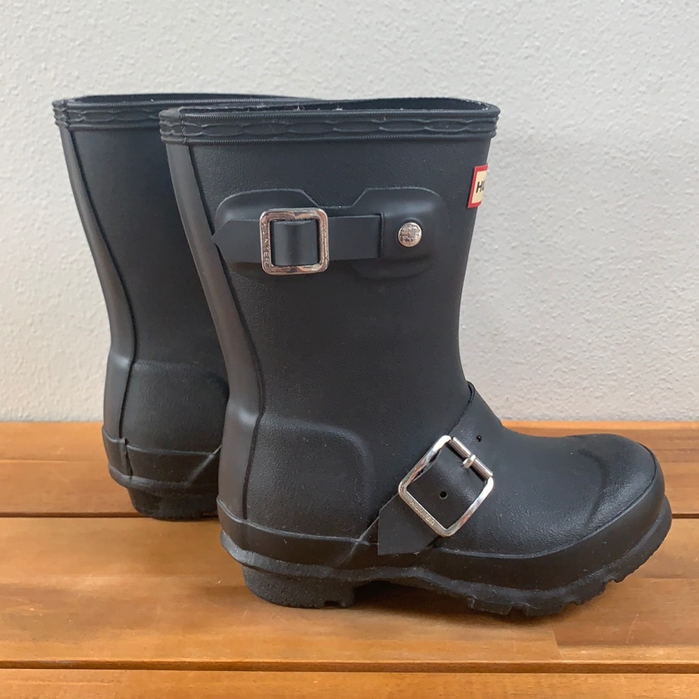 Kids Hunter boots, upper & lower buckle detail.